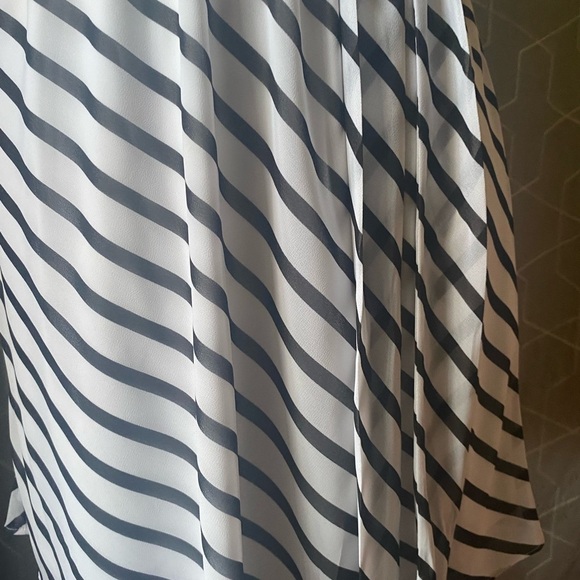 COPY - EXPRESS-ONE SHOULDER DEESS - Picture 6 of 8